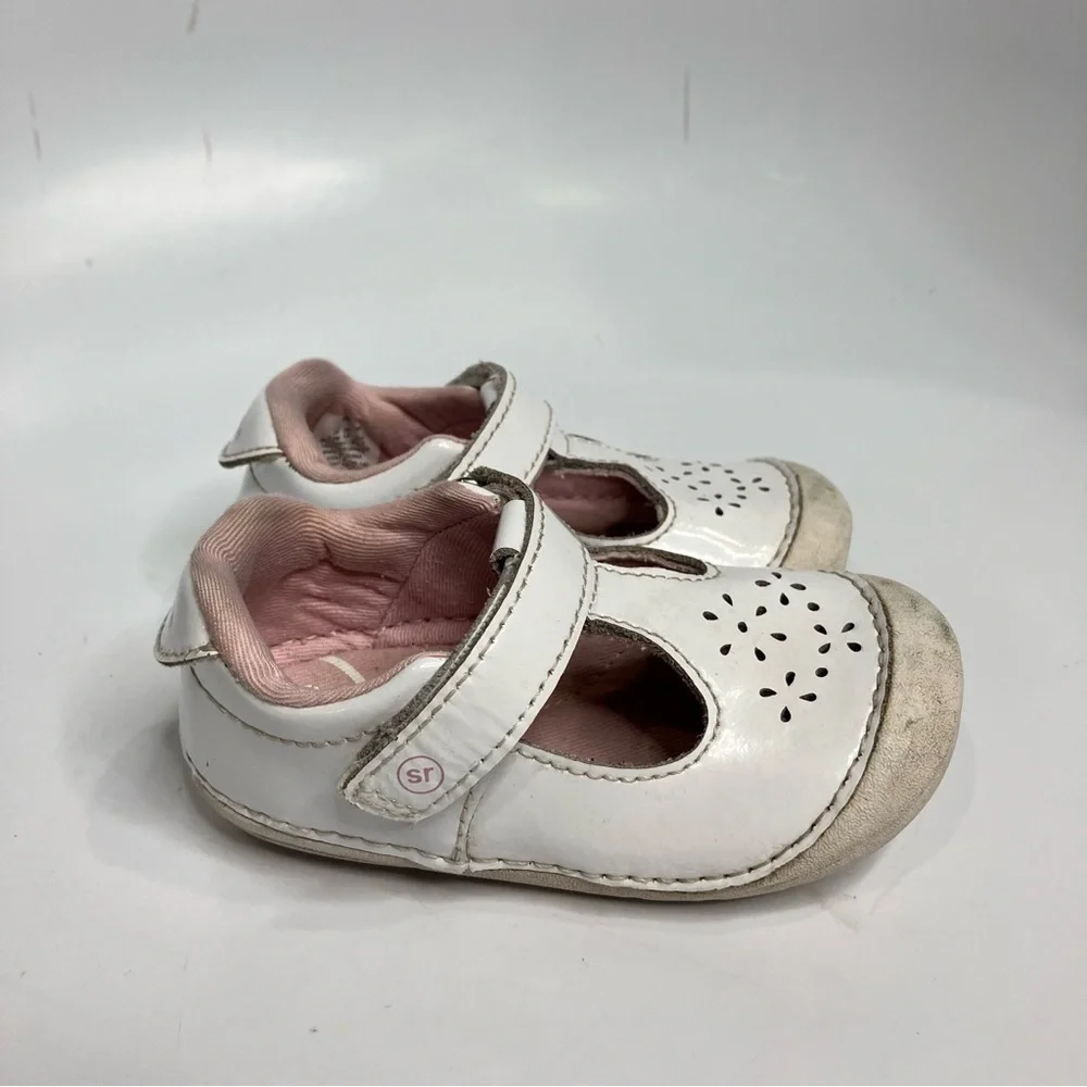 Stride rite white patent leather Amalie mary Jane shoes‎ size 5.5 early walkers